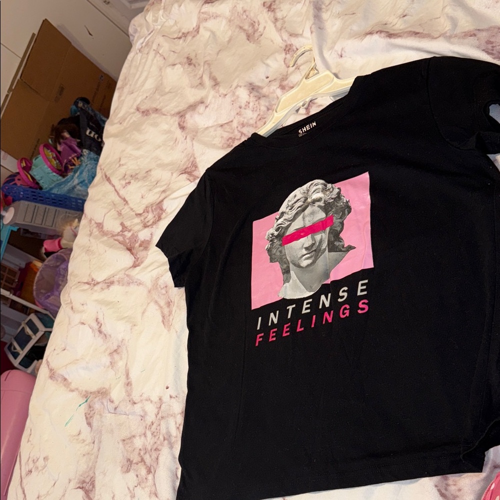 Sculpture And Letter Graphic Black Tee Shirt - Picture 5 of 5